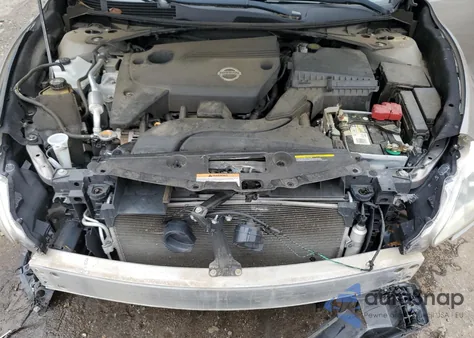 2015 Nissan Altima 2.5 из США, поврежденный, VIN 1N4AL3AP4FN338186